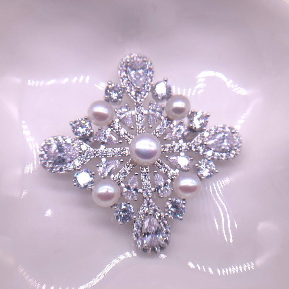 Freshwater Pearl Brooch